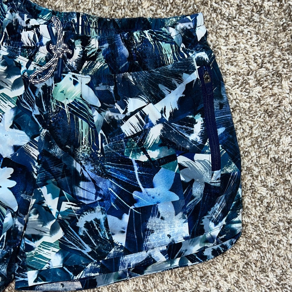 Athleta Girls ALL PLAY 3” Tropical Blue Floral Shorts - Picture 5 of 8